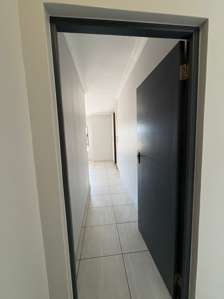 To Let 2 Bedroom Property for Rent in Melodie North West